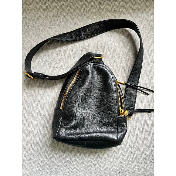 Hobo Fern Sling Bag Crossbody Adjustable Black Pebble Leather Brass Hardware - Picture 1 of 15